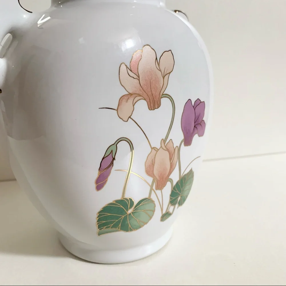 Vintage gold trim floral handle vase - Picture 8 of 17